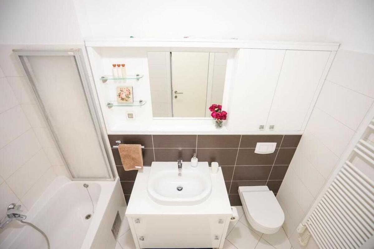 Apartment Zara White ภายนอก รูปภาพ